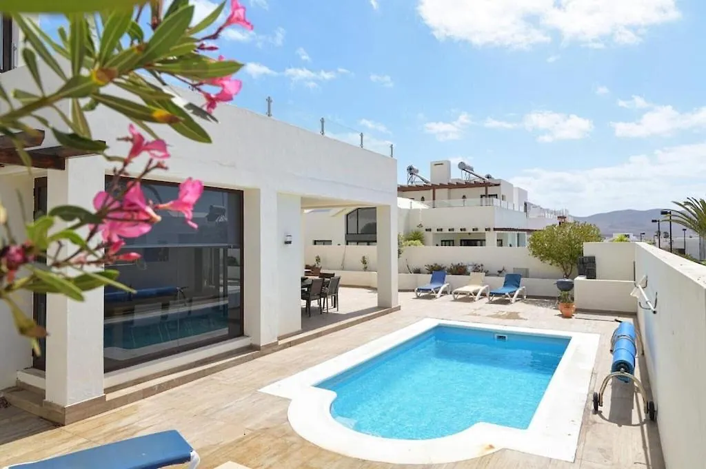 Luxury Villa Near Beach 1Km Swimming Pool Tennis Court Great For All Ages Playa Blanca