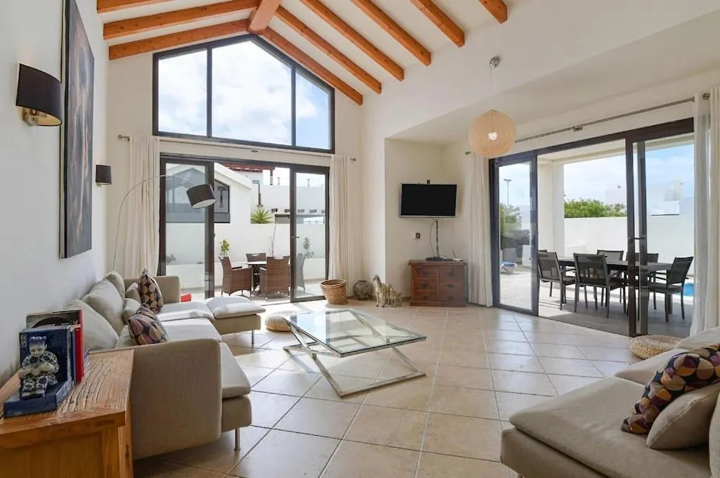 Luxury Villa Near Beach 1Km Swimming Pool Tennis Court Great For All Ages Playa Blanca