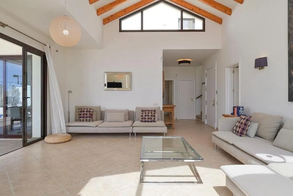 Luxury Villa Near Beach 1Km Swimming Pool Tennis Court Great For All Ages Playa Blanca  0*, Playa Blanca (Lanzarote)