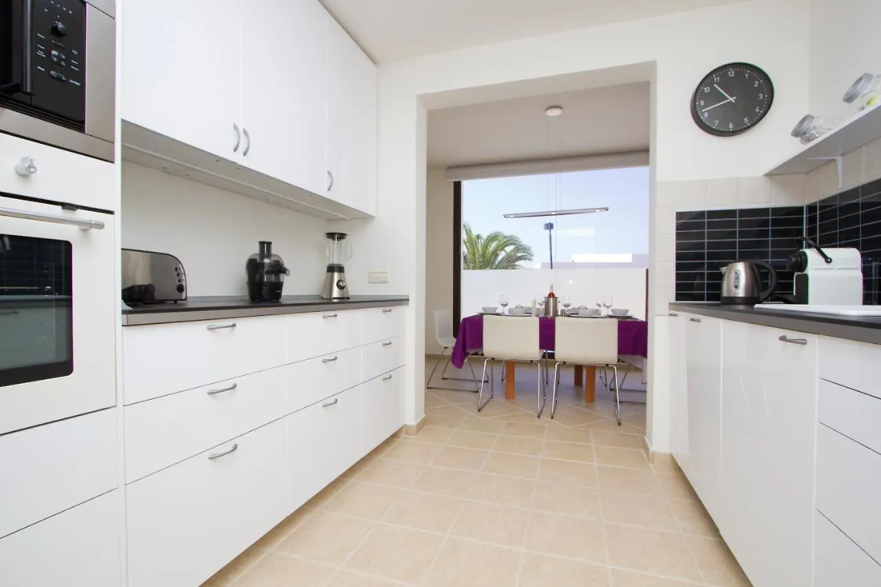 Luxury Villa Near Beach 1Km Swimming Pool Tennis Court Great For All Ages 普拉亚布兰卡 西班牙