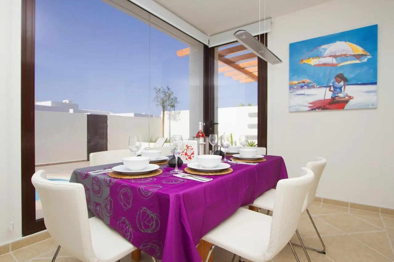 Luxury Villa Near Beach 1Km Swimming Pool Tennis Court Great For All Ages 普拉亚布兰卡